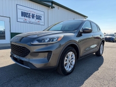  2020 Ford Escape 4d SUV AWD SE at House of Carz near Rochester&comma; IN