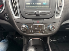 Used 2018  Chevrolet Malibu 4d Sedan LT at House of Carz near Rochester&comma; IN