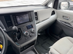 Used 2018  Toyota Sienna 4d Wagon LE 7-Pass w&sol;Auto Access Seat at House of Carz near Rochester&comma; IN