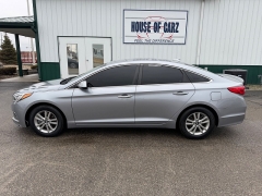 Used 2016  Hyundai Sonata 4d Sedan SE at House of Carz near Rochester&comma; IN