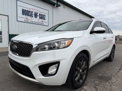  2016 Kia Sorento 4d SUV AWD SX at House of Carz near Rochester&comma; IN