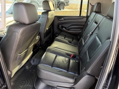 Used 2019  Chevrolet Suburban 4d SUV 4WD LT at House of Carz near Rochester&comma; IN