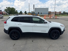 Used 2015  Jeep Cherokee 4d SUV 4WD Trailhawk V6 at House of Carz near Rochester&comma; IN