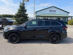 Used 2019  Toyota Highlander 4d SUV AWD XLE at House of Carz near Rochester&comma; IN