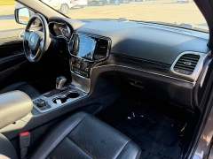 Used 2019  Jeep Grand Cherokee 4d SUV 4WD Limited V6 at House of Carz near Rochester, IN