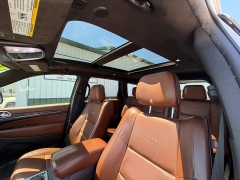 Used 2018  Jeep Grand Cherokee 4d SUV 4WD Summit V6 at House of Carz near Rochester&comma; IN