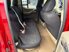 Used 2010  Nissan Frontier 4WD Crew Cab LE at House of Carz near Rochester&comma; IN