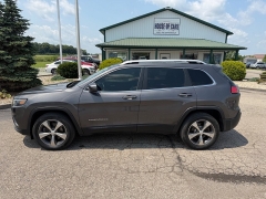 Used 2019  Jeep Cherokee 4d SUV 4WD Limited 3&period;2L at House of Carz near Rochester&comma; IN