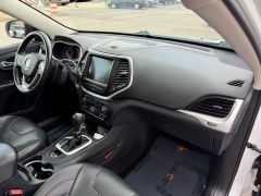 Used 2015  Jeep Cherokee 4d SUV 4WD Trailhawk V6 at House of Carz near Rochester&comma; IN