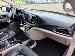 Used 2018  Chrysler Pacifica 4d Wagon Touring L Plus at House of Carz near Rochester&comma; IN
