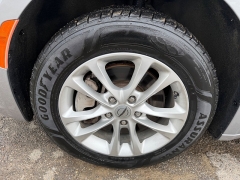 Used 2021  Chrysler Pacifica Touring AWD at House of Carz near Rochester&comma; IN