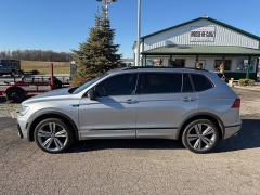 Used 2021  Volkswagen Tiguan 2.0T SE R-Line Black 4MOTION at House of Carz near Rochester, IN