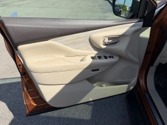 Used 2017  Nissan Murano 4d SUV AWD Platinum at House of Carz near Rochester, IN