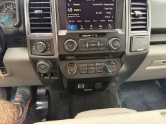Used 2018  Ford F-150 4WD SuperCrew XLT 5 1&sol;2 at House of Carz near Rochester&comma; IN