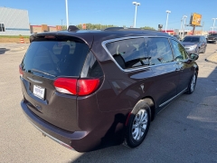 Used 2017  Chrysler Pacifica 4d Wagon Touring-L at House of Carz near Rochester&comma; IN