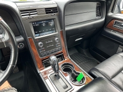 Used 2017 Lincoln Navigator L 4d SUV 4WD Select at House of Carz near Rochester, IN