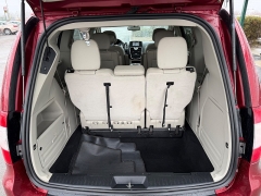 Used 2016  Chrysler Town & Country 4d Wagon Touring L at House of Carz near Rochester&comma; IN