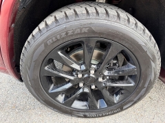 Used 2020  Jeep Grand Cherokee 4d SUV 4WD Laredo Altitude at House of Carz near Rochester&comma; IN