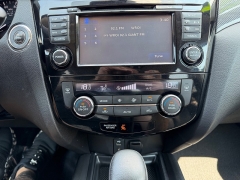 Used 2016  Nissan Rogue 4d SUV AWD SL at House of Carz near Rochester&comma; IN