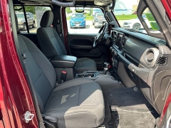 Used 2021 Jeep Gladiator Willys 4x4 at House of Carz near Rochester, IN