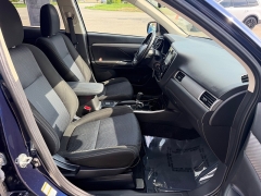 Used 2017  Mitsubishi Outlander 4d SUV FWD ES at House of Carz near Rochester&comma; IN