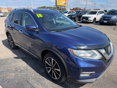Used 2018  Nissan Rogue 4d SUV AWD SL at House of Carz near Rochester&comma; IN