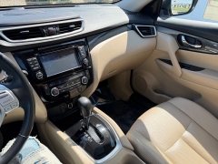 Used 2016  Nissan Rogue 4d SUV AWD SL at House of Carz near Rochester&comma; IN
