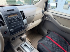 Used 2010  Nissan Frontier 4WD Crew Cab LE at House of Carz near Rochester&comma; IN