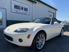  2006 Mazda MX-5 Miata 2d Convertible at House of Carz near Rochester&comma; IN