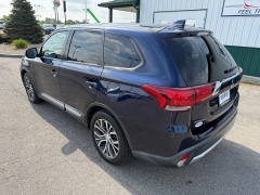 Used 2017  Mitsubishi Outlander 4d SUV FWD ES at House of Carz near Rochester&comma; IN