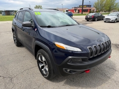 Used 2016  Jeep Cherokee 4d SUV 4WD Trailhawk V6 at House of Carz near Rochester&comma; IN
