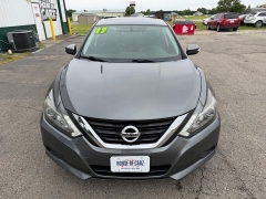 Used 2017  Nissan Altima 4d Sedan 2&period;5L SL &lpar;2017&period;5&rpar; at House of Carz near Rochester&comma; IN