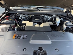 Used 2018  GMC Yukon 4d SUV 4WD SLT at House of Carz near Rochester&comma; IN