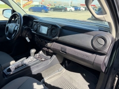 Used 2017  Toyota Tacoma 4WD Access Cab SR Auto at House of Carz near Rochester&comma; IN