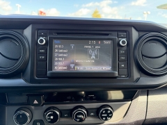 Used 2017  Toyota Tacoma 4WD Access Cab SR Auto at House of Carz near Rochester&comma; IN