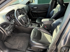 Used 2019  Jeep Cherokee 4d SUV 4WD Trailhawk 3.2L at House of Carz near Rochester, IN