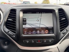 Used 2016  Jeep Cherokee 4d SUV 4WD Overland at House of Carz near Rochester, IN