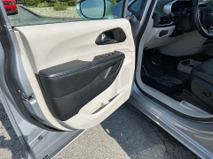 Used 2019 Chrysler Pacifica 4d Wagon Limited at House of Carz near Rochester, IN