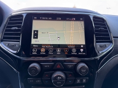 Used 2020  Jeep Grand Cherokee 4d SUV 4WD Limited V6 at House of Carz near Rochester&comma; IN