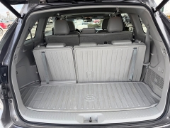 Used 2018  Toyota Highlander 4d SUV FWD XLE at House of Carz near Rochester&comma; IN