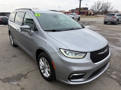 Used 2021  Chrysler Pacifica Touring AWD at House of Carz near Rochester&comma; IN