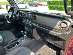 Used 2021 Jeep Gladiator Willys 4x4 at House of Carz near Rochester, IN