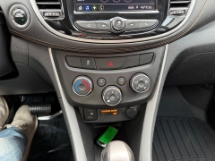 Used 2020  Chevrolet Trax 4d SUV AWD LT at House of Carz near Rochester&comma; IN