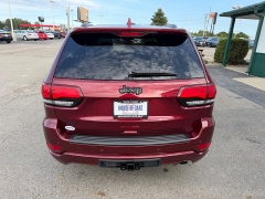 Used 2020  Jeep Grand Cherokee 4d SUV 4WD Laredo Altitude at House of Carz near Rochester&comma; IN