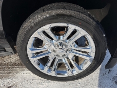 Used 2019  Chevrolet Suburban 4d SUV 4WD LT at House of Carz near Rochester&comma; IN