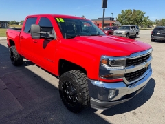 Used 2018  Chevrolet Silverado 1500 4WD Crew Cab LT at House of Carz near Rochester, IN