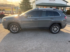 Used 2021  Jeep Cherokee Latitude Lux 4x4 at House of Carz near Rochester&comma; IN