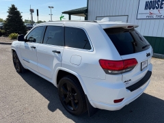 Used 2015  Jeep Grand Cherokee 4d SUV 4WD Laredo at House of Carz near Rochester&comma; IN