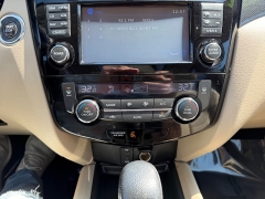Used 2016  Nissan Rogue 4d SUV AWD SL at House of Carz near Rochester&comma; IN