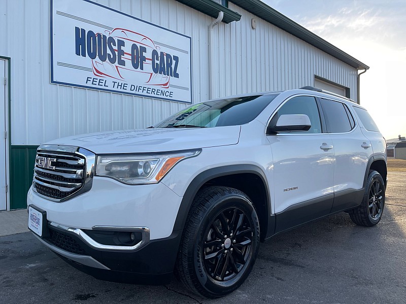 Used 2018  GMC Acadia 4d SUV AWD SLE-2 V6 at House of Carz near Rochester, IN